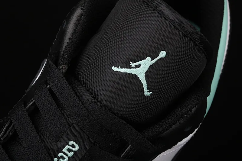 All categories Air Jordan Jordan series basketball shoes Air Jordan 1 Low New version Air Jordan 1 Low AJ1 Joe 1 low top leather cultural and leisure sports sneakers 553558-117